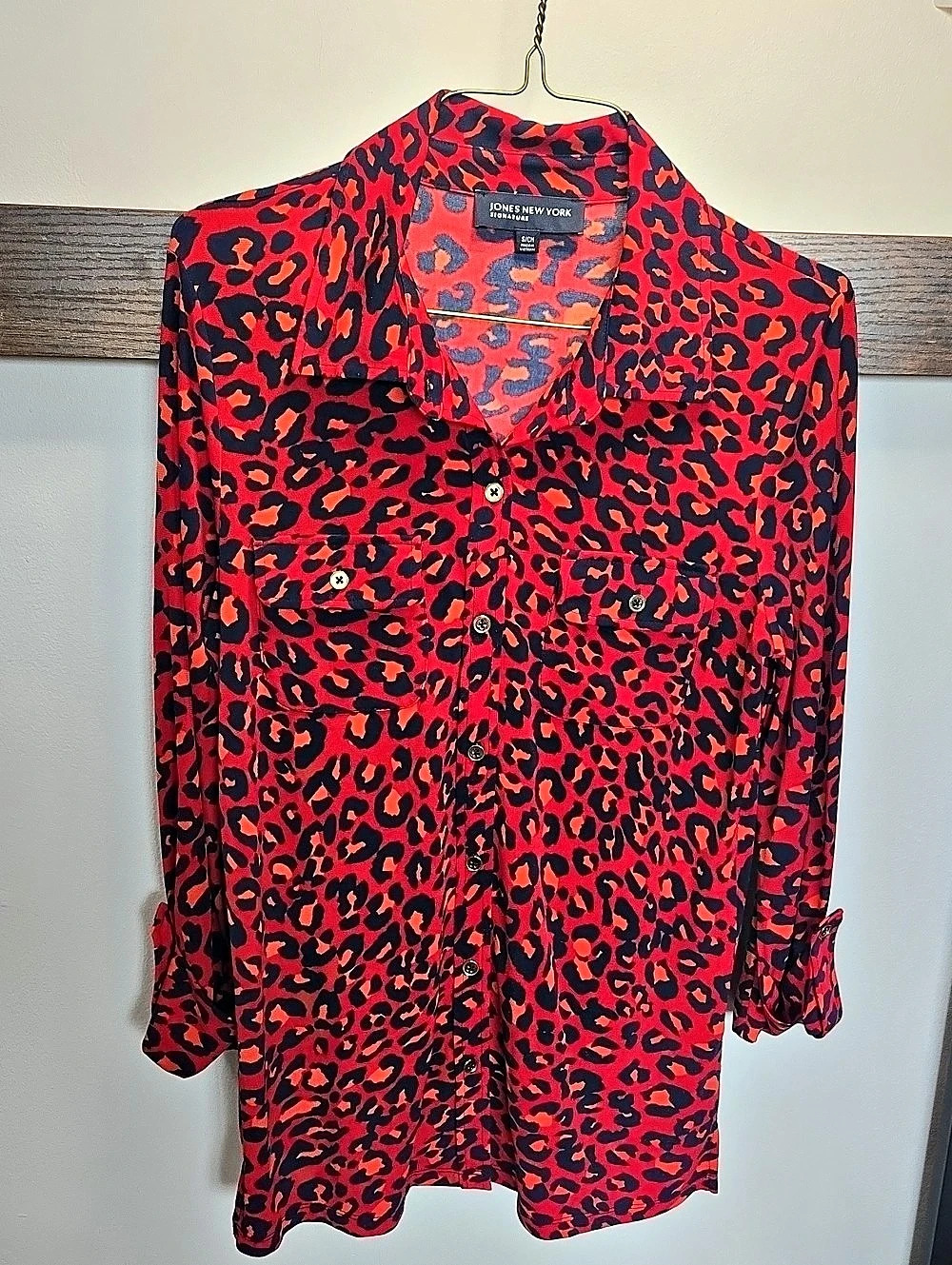 Jones New York Animal Print Button Down in Red & Black Medium Like New